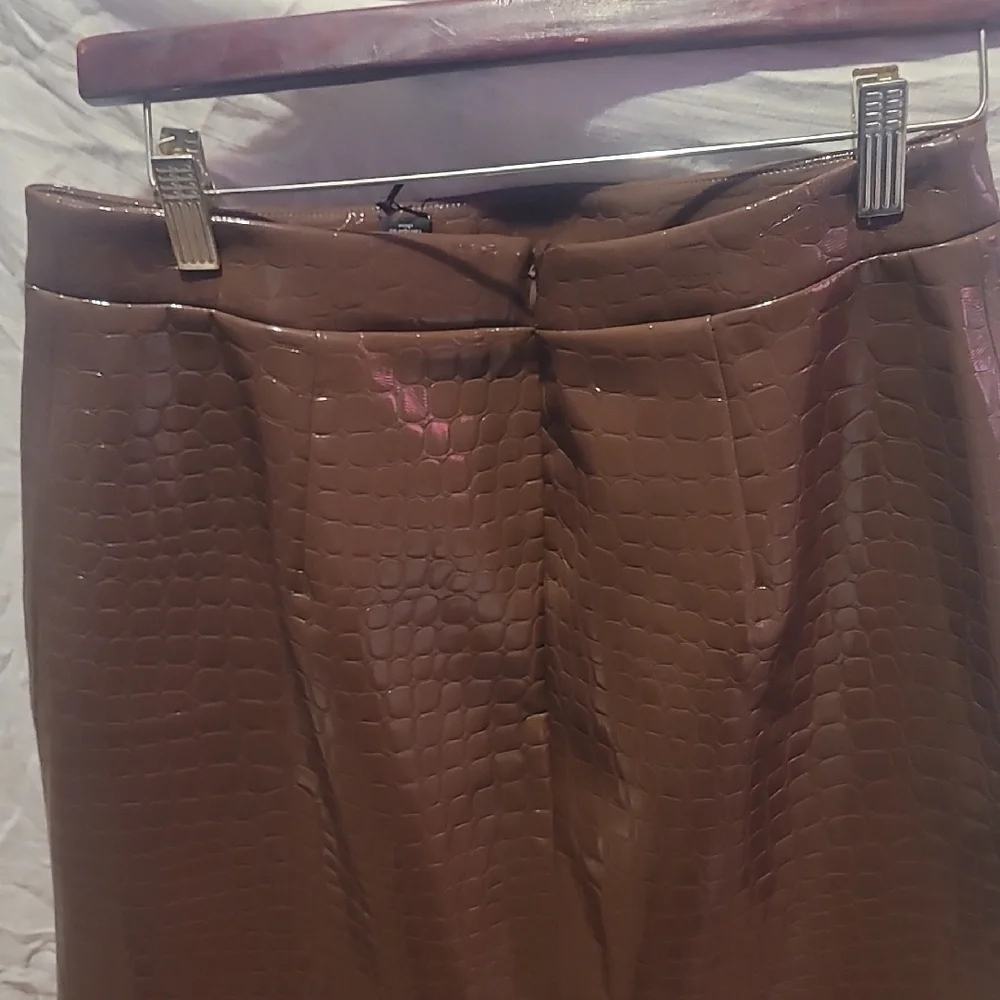 Halogen Glossy Brown Croc-Embossed Mini Skirt - Picture 6 of 13